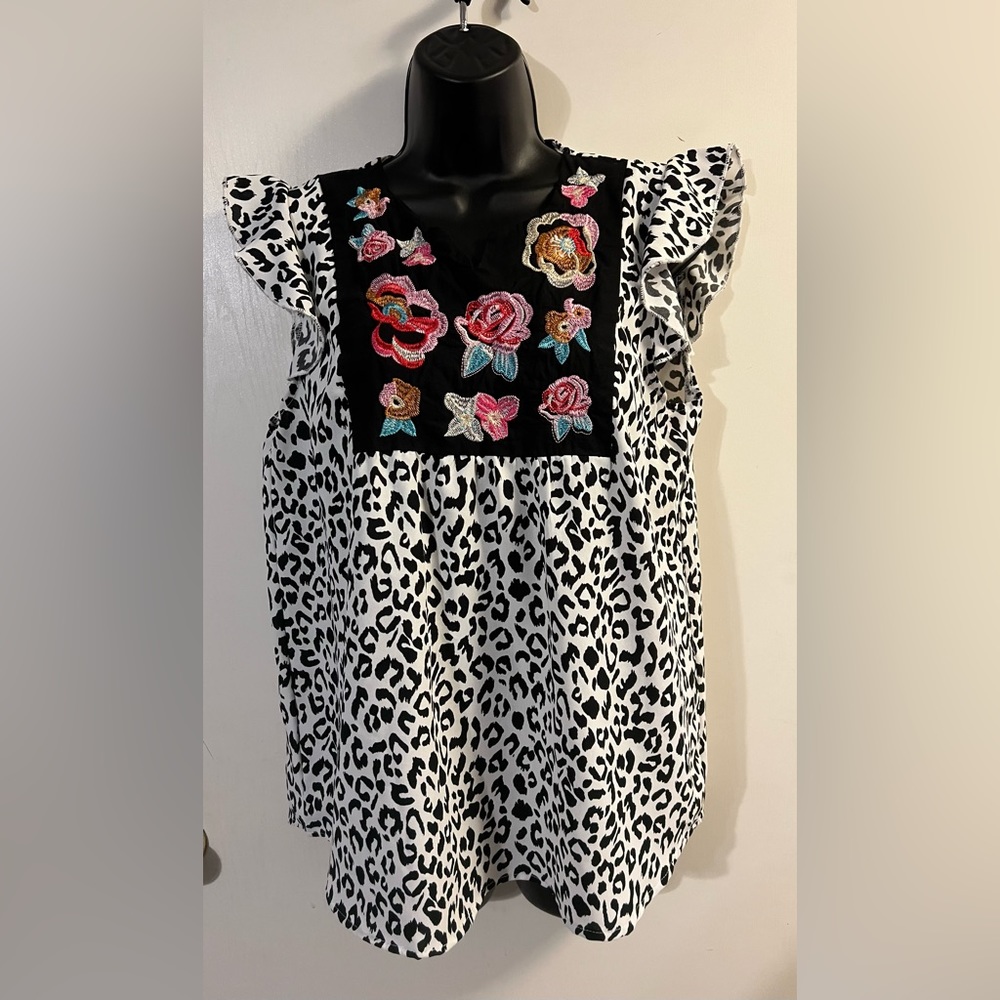 COPY - 🌻 Women’s Summer Mexican Embroidered Floral Leopard V neck top